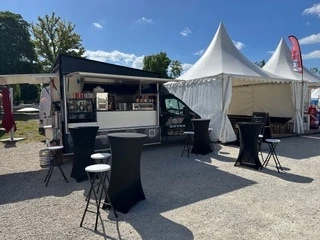 Foodtruck du palais du Kebab et sa tente